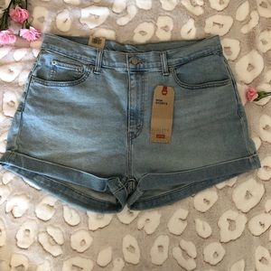 Levi’s Mom Shorts